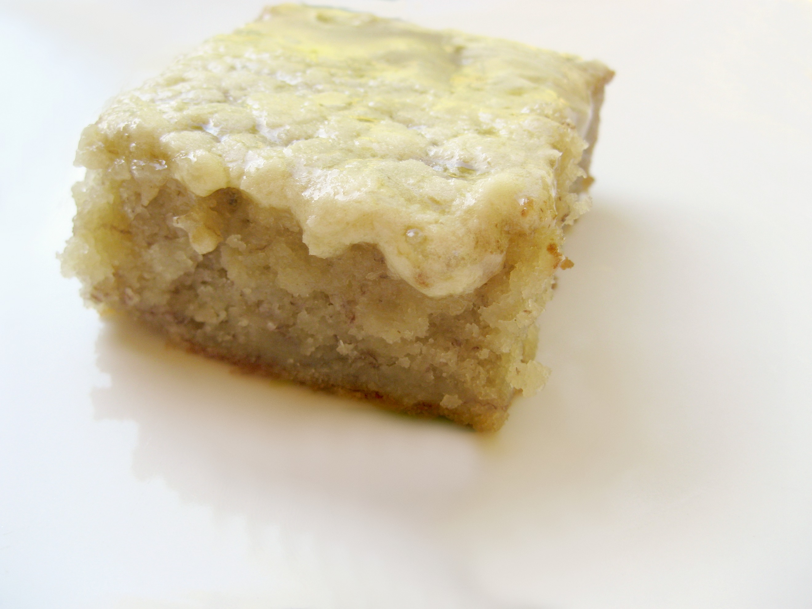 Moist and Yummy Banana Cake 