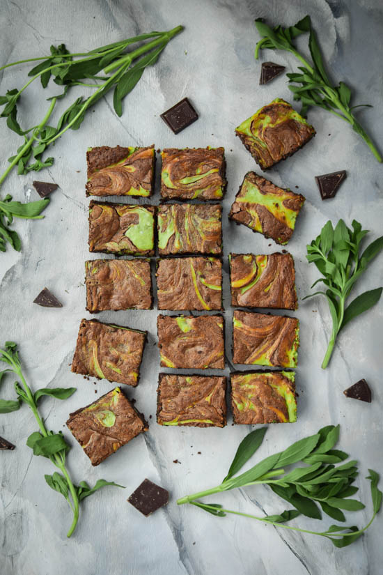 All-Natural Mint Chocolate Chip Cheesecake Swirl Brownies (3)
