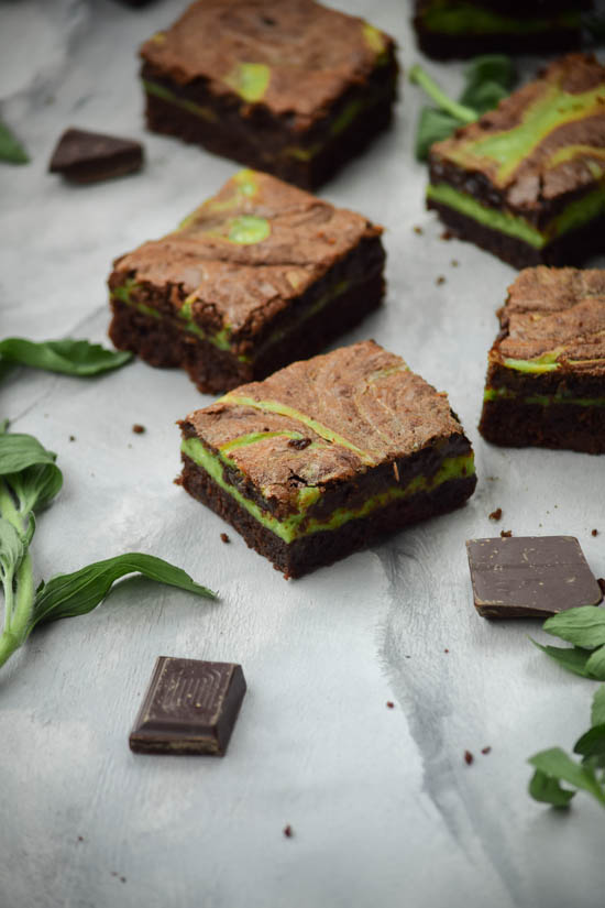 All-Natural Mint Chocolate Chip Cheesecake Swirl Brownies (5)