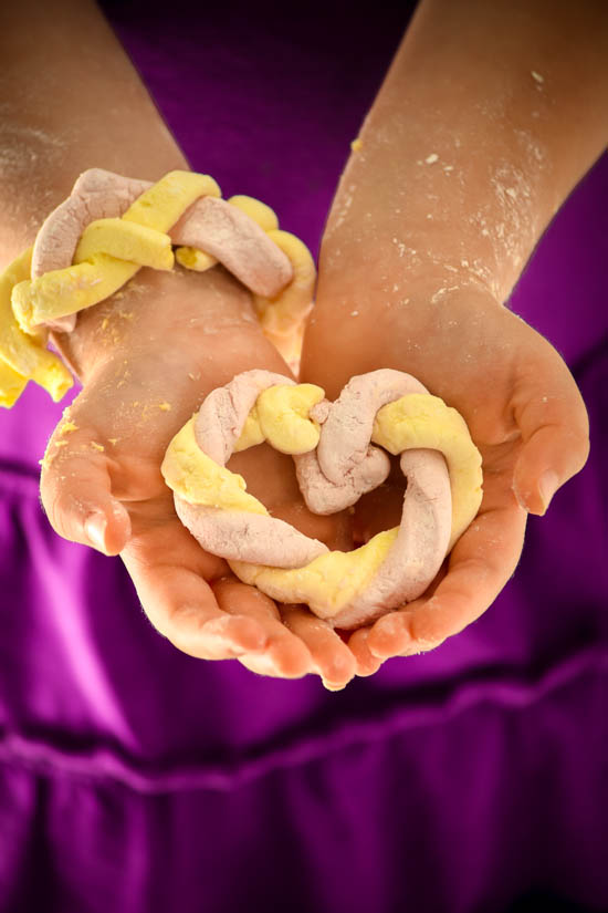 How to Make All-Natural Fruity Marshmallow Ropes (13)