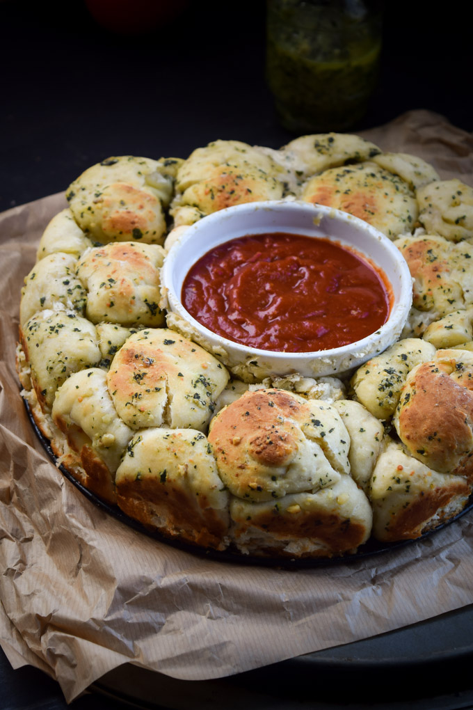 Mozzarella Stuffed Pesto Pizza Monkey Bread
