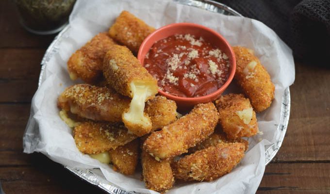The Best Fried Mozzarella Cheese Sticks
