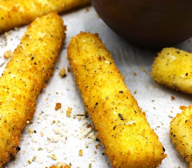 The Best Fried Mozzarella Cheese Sticks